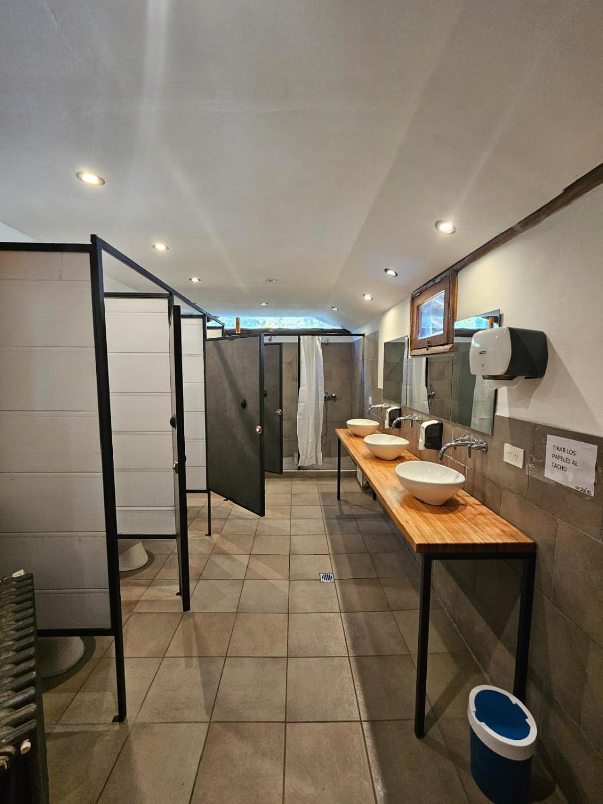 Hostel Capsula Refugio Oeste サンカルロスデバリローチェ エクステリア 写真