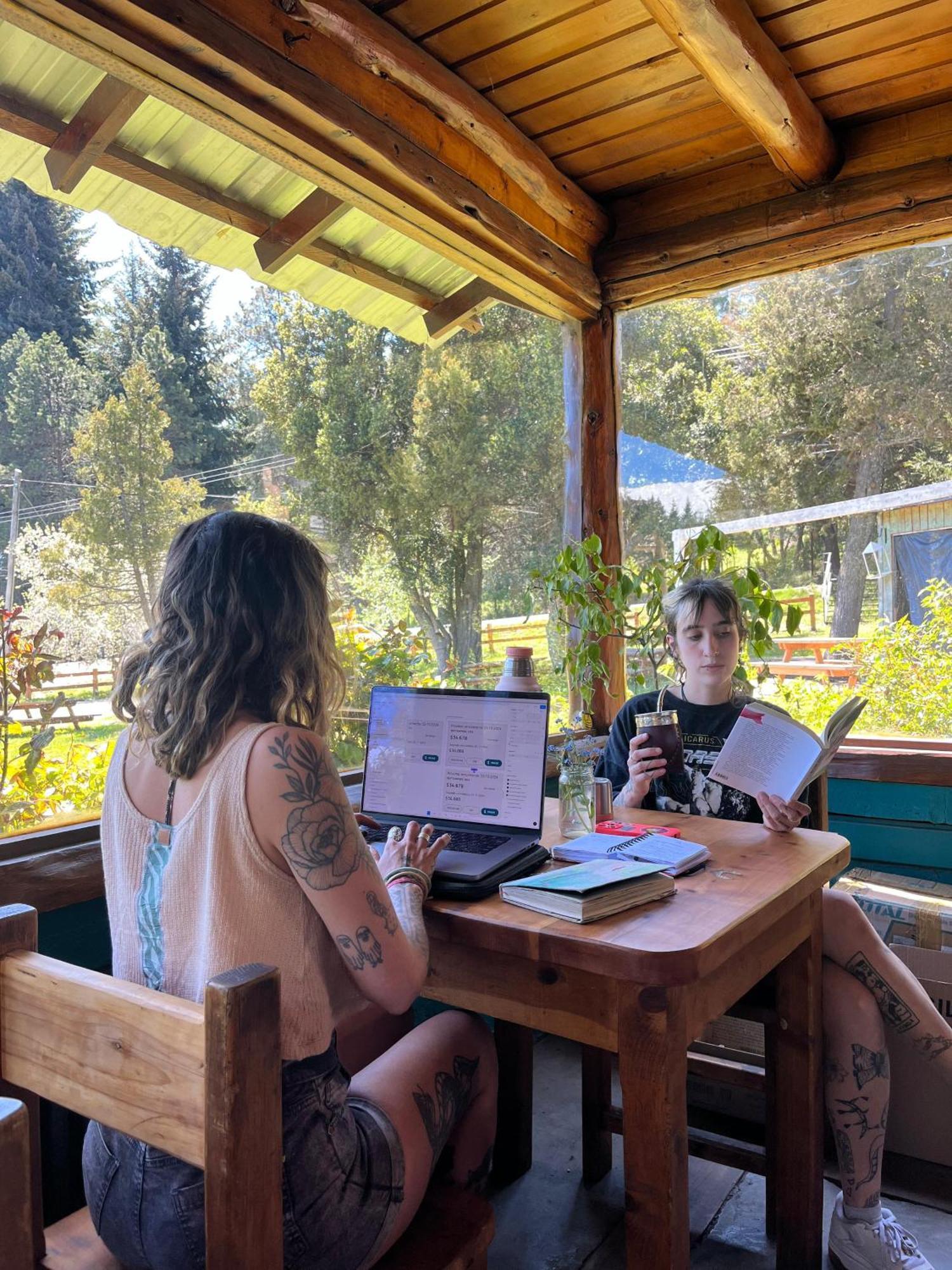 Hostel Capsula Refugio Oeste サンカルロスデバリローチェ エクステリア 写真